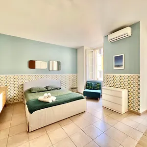 Azur On Massena Street Nizza